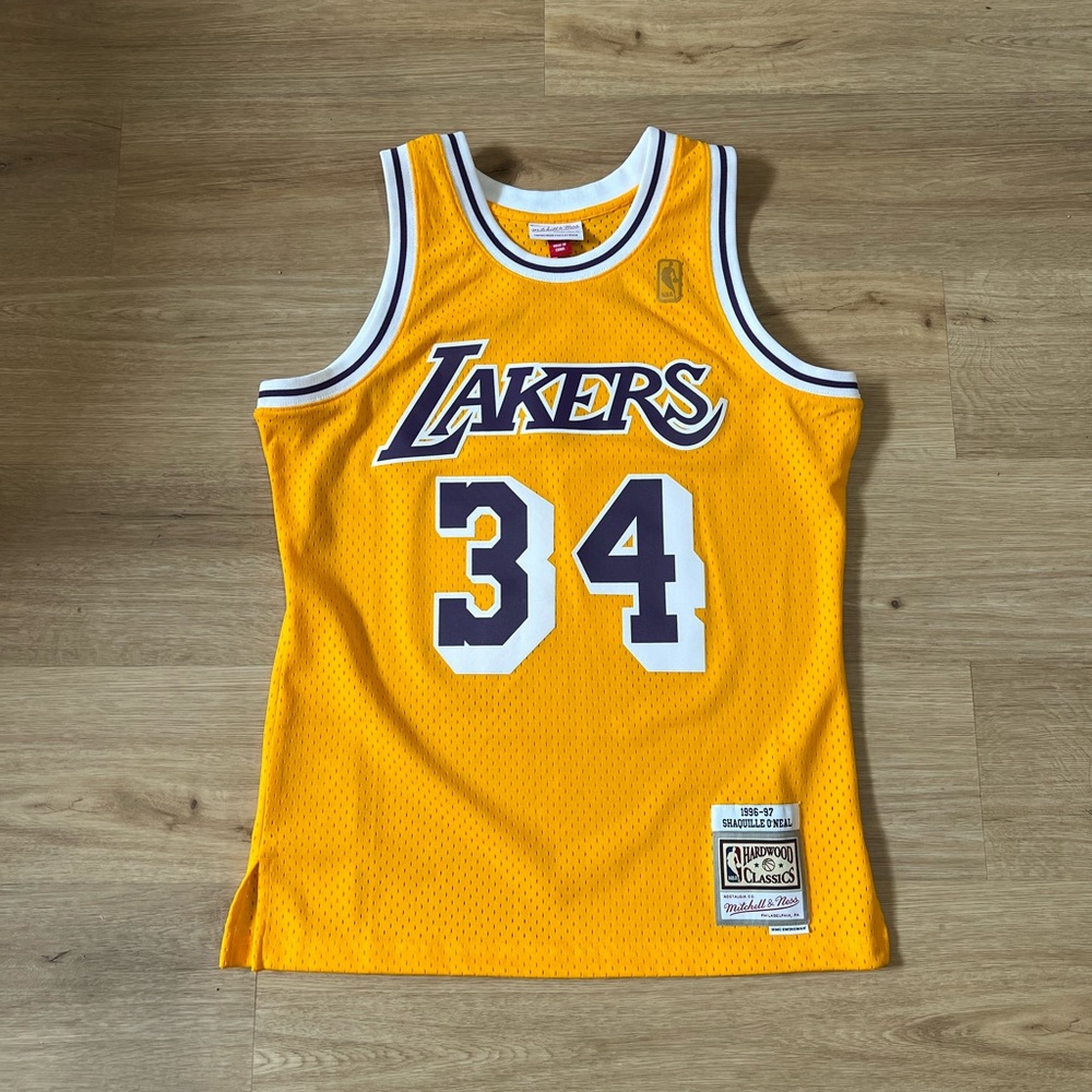 Throwback Lakers Jersey Mitchell & Ness